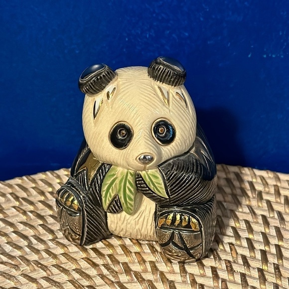 De Rosa Rinconada Other - NWOT De Rosa Rinconada Gold Trim Ceramic Handcrafted Panda Bear Figurine Uruguay
